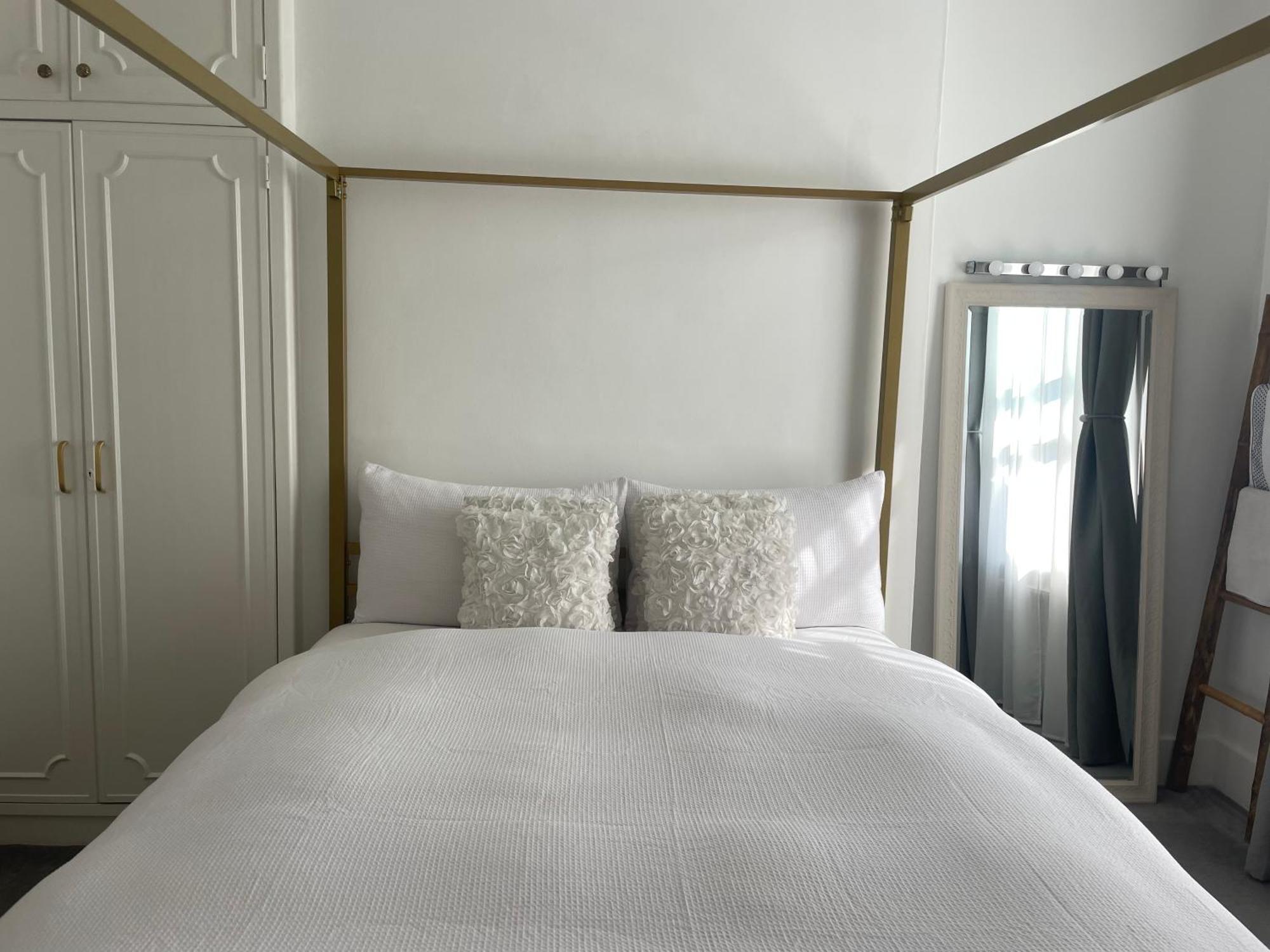 Queen Bedroom In Maida Vale Londra Esterno foto
